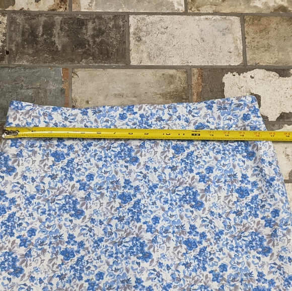 Counterparts Women's 12 Blue White Floral Skort - Picture 6 of 7